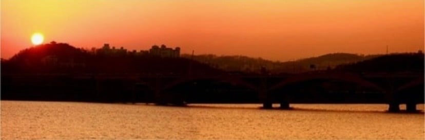 Mangwon Han River Park Seoul golden hour sunset Hyunsuk TREASURE Instagram pilgrimage spot