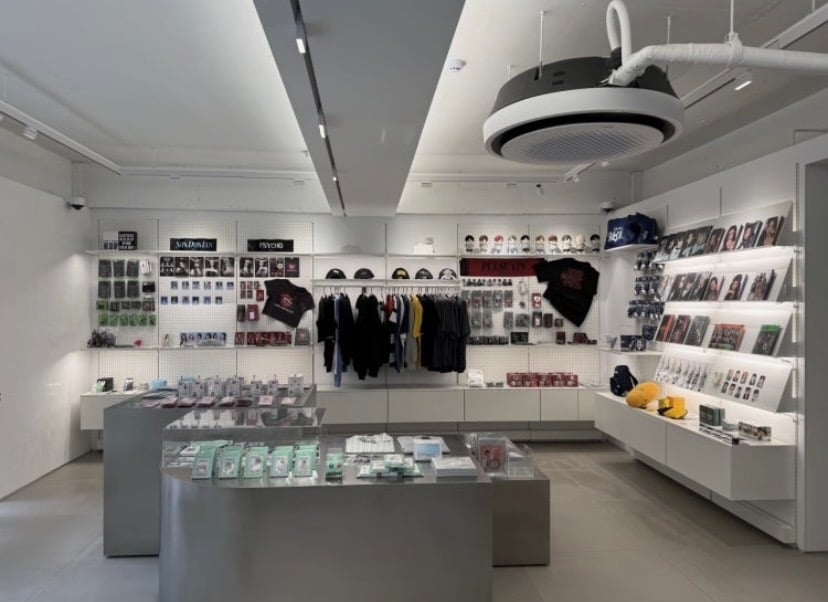 the SameE official YG fan cafe Hapjeong Seoul facing YG Entertainment building TREASURE