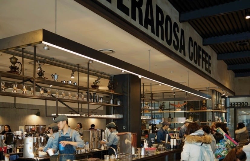 Terarosa Coffee COEX Seoul specialty single-origin hand drip Korean roastery spacious atelier interior fresh pastries